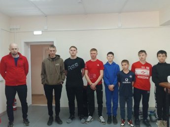 Соревнования по армрестлингу «Одной левой»